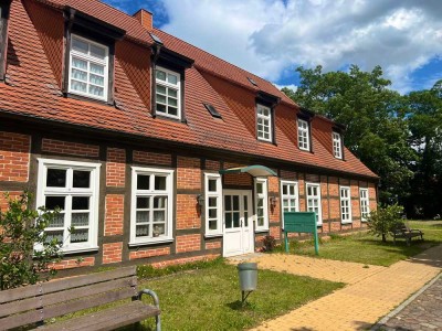 2-Raum-Wohnung mit Einbauküche und Duschbad..!!!