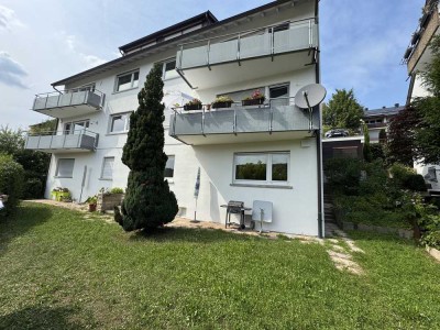 Frisch-renovierte, helle 2,5-Zimmer-Wohnung im Gartengeschoss mit Garten&Garage in Hedelfingen