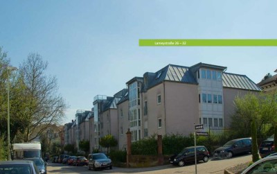 Modernisierte Wohnung mit zwei Zimmern und Einbauküche in Pforzheim