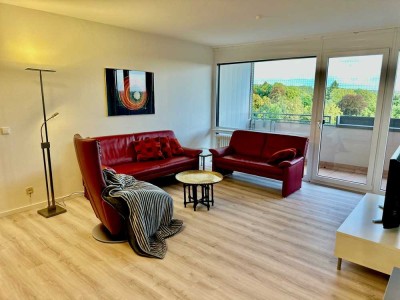 Tolle 4-Zimmer-Wohnung, vollständig saniert, teilmöbliert ab sofort