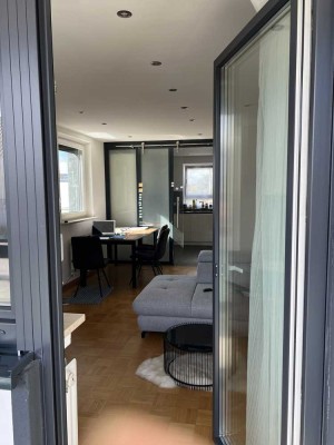 Gehobene Sonnige 2-Zimmer Wohnung mit Balkon in Langweid zu vermieten. Ablöse für Marken Küche 9.500