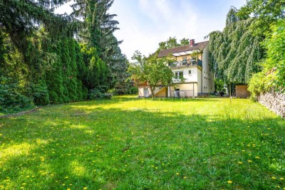 Hanau-Kinzdorf: "Top Lage" - Zweifamilienhaus mit traumhaftem, parkähnlichen Grundstück