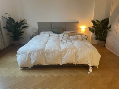 Traumhafte 3- Zimmer Wohnung in einer Gründerzeit-Villa mit Blick auf den Rhein und die Weinberge