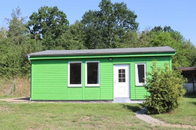 Für Ruhesuchende - kleines Haus auf großem Seegrundstück