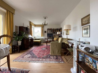 Nähe LKH - Perfekte Lage Charmante, gemütliche und sonnige 3-Zimmer-Wohnung mit Balkon mit Blick ins Grüne und auf den Leonhardbach!