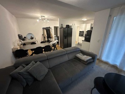 Attraktive 2,5-Zimmer-Wohnung mit großer Terrasse, Einbauküche & TG-Stellplatz direkt am Heidesee