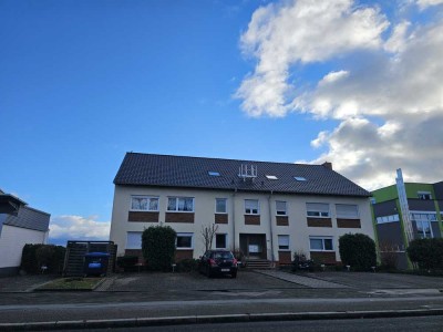 Moderne Wohnung mit zwei Zimmern, einer separaten Küche und einem separaten Bad