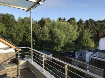 Moderne 2,5 Zimmer Wohnung mit Blick auf die Agger