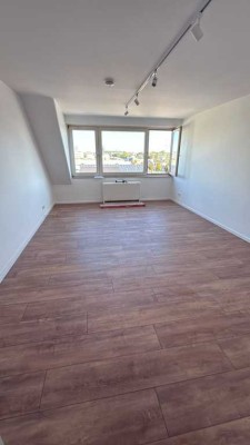 Schicke, neu sanierte 1-Zimmer Wohnung mit Aufzug in Köln-Sülz ( Domblick)
