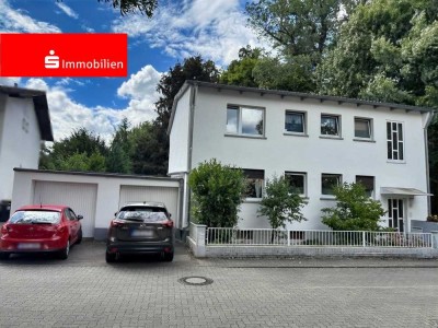Im Herzen von Hanau und doch im "Grünen": 2 Familienhaus mit Doppelgarage in Anliegerstraße