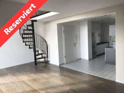 *Reserviert* Über den Dächern Frankfurts: 2,5-Zimmer-Maisonette-Wohnung mit Balkon in Frankfurt