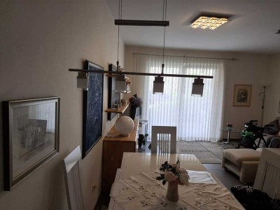 2 Zimmer Erdgeschoss Wohnung mit Terrasse in  zentraler Lage