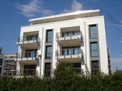 Moderne 2-Zimmer-Wohnung mit Einbauküche, Balkon und Parkplatz