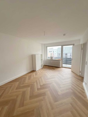 Erstbezug nach Sanierung: 2-Zi.-Wohnung mit Balkon im 4. OG in Frankfurt Nordend-Ost