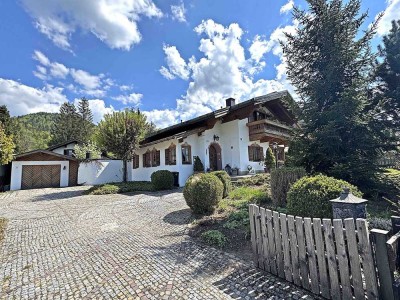 CHARMANTES CHIEMGAUER LANDHAUS MIT POOL