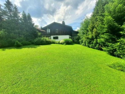 Ruhiges Landhaus inklusive sonnigem Baugrundstück