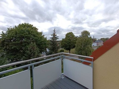 Hochwertig sanierte 1-Raum-Wohnungen im Dachgeschoss mit Dachterrasse