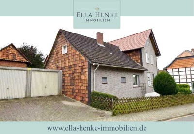 Gemütliches Fachwerk-Dorfhaus mit Garten, Nebengebäude + 2 Garagen.