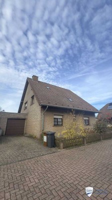 Charmante Dachgeschosswohnung mit Balkon, Fußbodenheizung und Vorkaufsrecht in Zweifamilienhaus