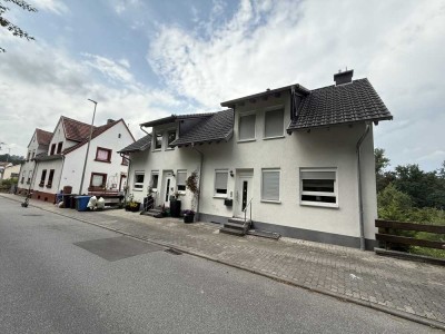 Schöne, neuwertige Doppelhaushälfte in ruhiger Lage zu verkaufen!