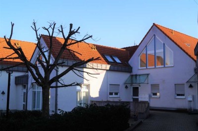 Einzigartige Studio-Wohnung mit Dachterrasse in ruhiger Lage