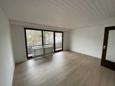 renovierte 3,5 Zimmer mit Balkon, EKB und Garage