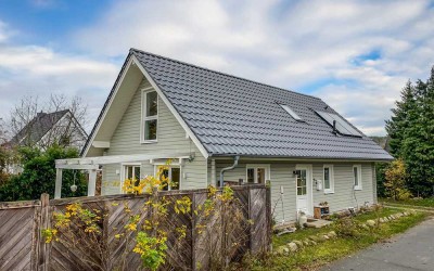 Erstbezug 2021: Niedrigenergie Einfamilienhaus, Holzhaus in ruhiger Sackgassenlage von Privat