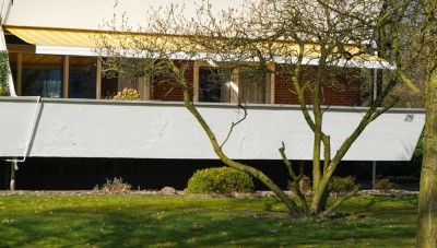 Großzügige EG Wohnung mit großem Balkon im Grünen