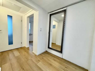 Ansprechende und modernisierte 2-Zimmer-Dachgeschosswohnung mit Balkon in Kirchen