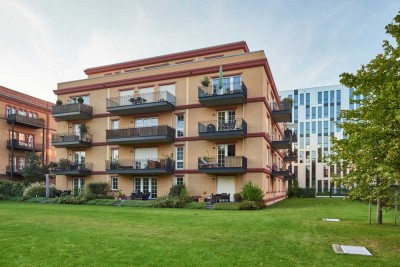 Sehr gehobene 3-Zi.-Penthouse-Wohnung (ca. 97 m²) mit umlaufend. Dachterrasse in begehrtem Quartier