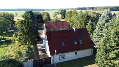 Charmantes Landhaus mit Nebengebäude und Scheune, Großes Grundstück, vielseitige Nutzungsmöglichkeit