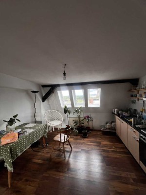 Preiswerte, modernisierte 2,5-Zimmer-Wohnung mit EBK in Kassel