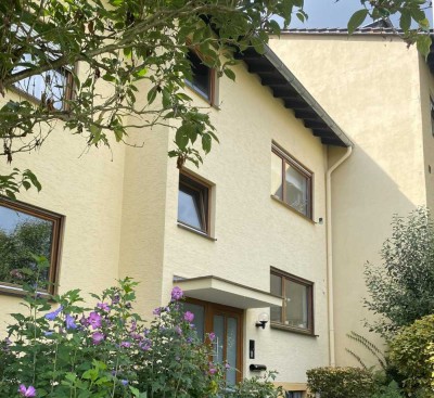 Schöne leichte Hanglage Godesberg-Lannesdorf - Attraktive 2-Zi-ETW mit Supersonnendachterrasse.
