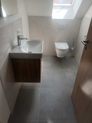 Erstbezug: Schöne 5-Zimmer-Dachgeschosswohnung mit gehobener Innenausstattung in Hohenaltheim