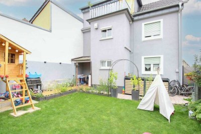 Hockenheim-Highlight - Modernisiertes Zweifamilienhaus mit Charme und Platz