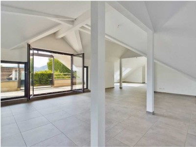 HOCHWERTIGES PENTHOUSE | EXKLUSIVE LAGE | AUFZUG | DACHTERRASSE | TIEFGARAGENSTELLPLATZ