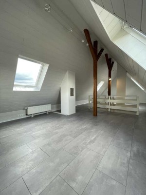 Traumhafte 2-Zimmer-Dachgeschosswohnung mit Galerie in Reutlingen