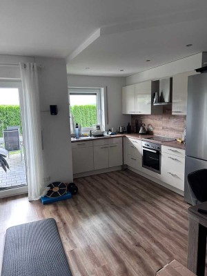 Modernisierte 2-Zimmer-Terrassenwohnung mit großzügigem Garten und EBK in Olpe