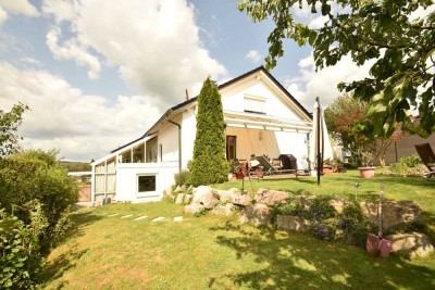 Modernes Einfamilienhaus mit Charme!  Ideal für Familien und schon jetzt bereit für die Zukunft