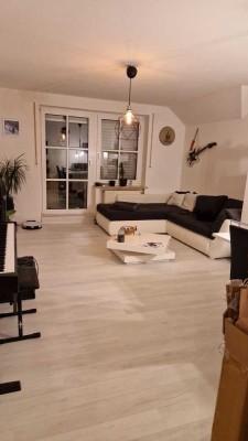 Helle 2-Zimmer-Wohnung mit Balkon in Rehau