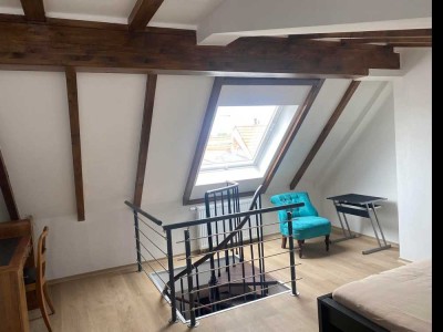 Geschmackvolle möblierte 2,5-Zimmer-Maisonette-Wohnung mit gehobener Innenausstattung in Hanau