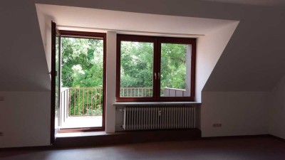 Schöne, helle 3,5 Zimmer Wohnung im 2. Stock