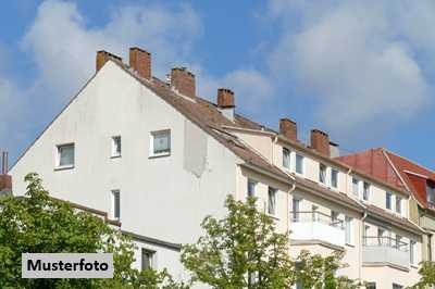 Solides Mehrfamilienhaus mit 3 Wohnungen