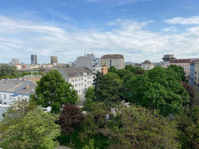 R E S E R V I E R T - Südseitiger Balkon mit Parkblick von allen Zimmern
