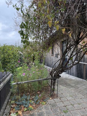 Helle 1-Zimmer-Wohnung, barrierefrei mit Blick ins Grüne inkl. Stellplatz