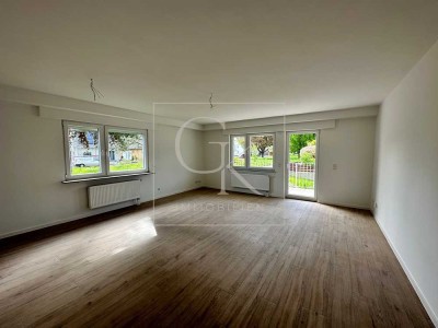 Erstbezug nach Modernisierung von lichtdurchfluteter großzügiger EG-Wohnung mit großem Süd-Balkon