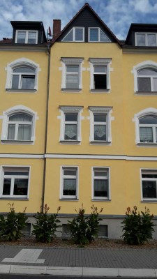 Stilvolle 4-Raum-Erdgeschosswohnung mit großer Wohnküche zu vermieten