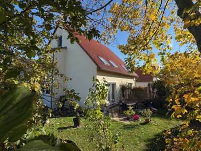 Schöne Aussichten! Schicke Doppelhaushälfte mit guter Ausstattung in ruhiger Wohnlage von Rippien