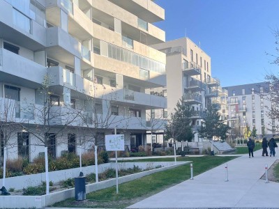 MODERNER NEUBAU: Helle 2-Zimmer-Wohnung mit 20 m² XXL-Balkon