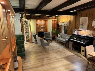 Möbliertes Einfamilien-/Ferienhaus in traumhaft ruhig gelegener Schwarzwald-Randlage mit viel Platz